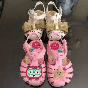 Set of 2 pairs Zaxy baby kids sandals size 7 6